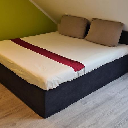 Helles Apartment In Berlin-Mariendorf Exteriör bild